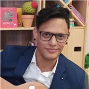 Profesor de musica nativo con 10 años de experiencia ofrece clases particulares de guitarra para niños y adultos en BAlicante  interpretación. notación, postura, Titulación superior en Música da clases a domicilio